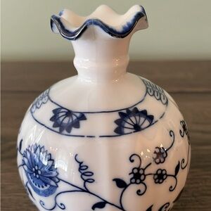 Vienna Woods Bud Vase.